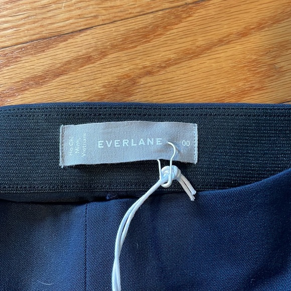 NWT | Everlane Side Zip Stretch Cotton Pant in navy blue | Size 00 - Picture 2 of 9
